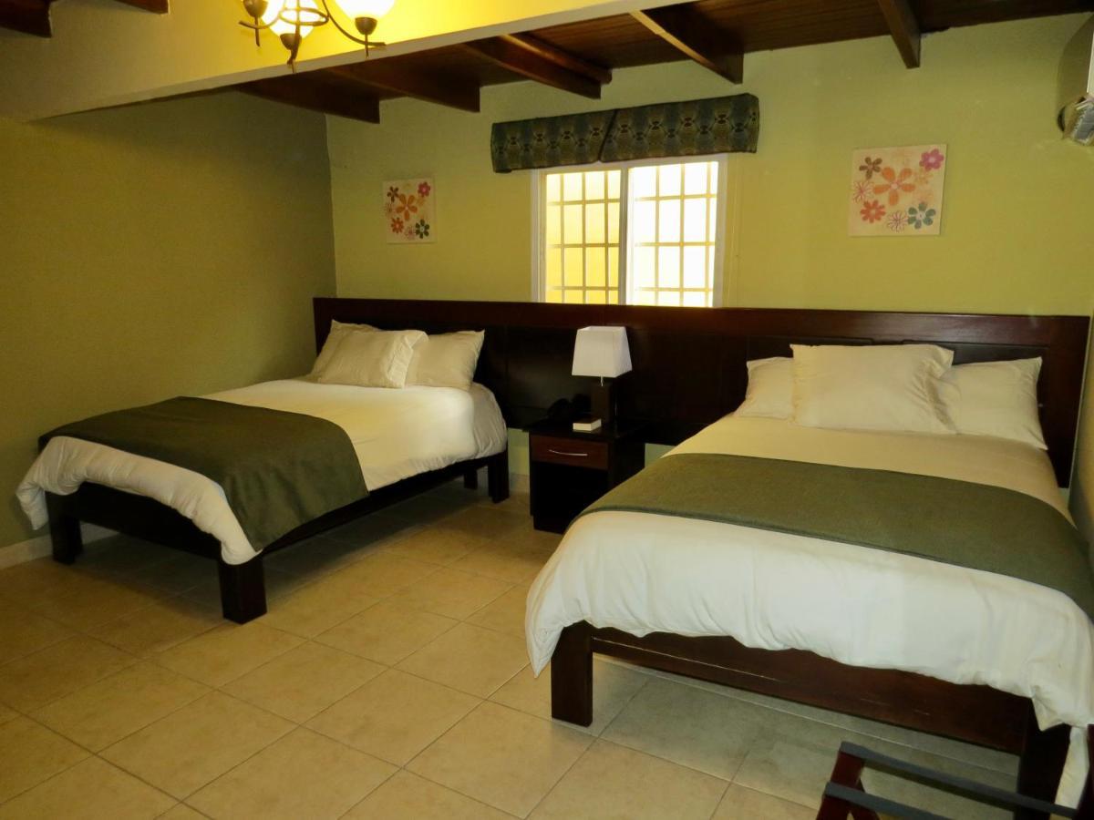 Sofia'S B&B Hostal Boutique Panama City Exterior photo