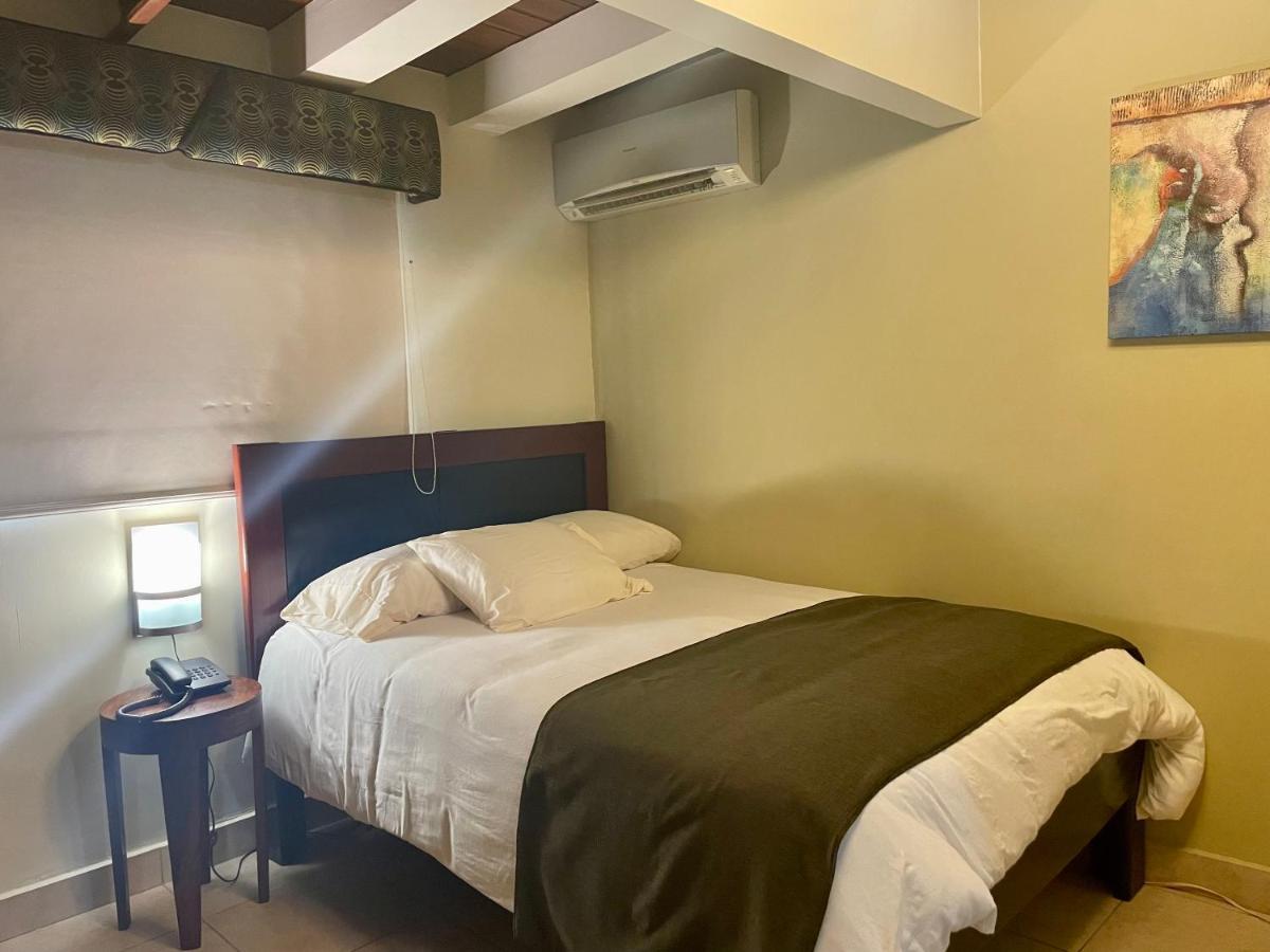 Sofia'S B&B Hostal Boutique Panama City Exterior photo