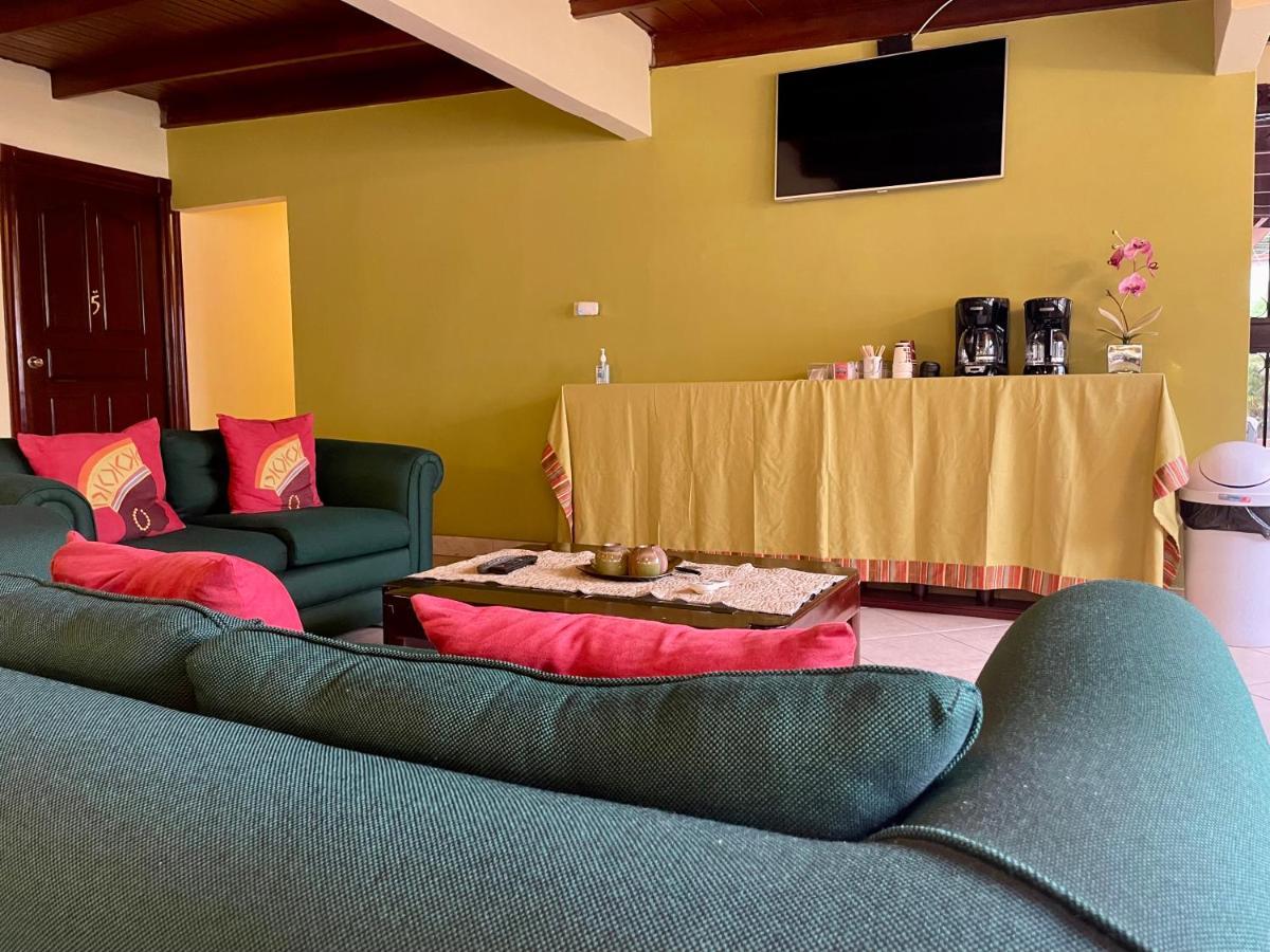 Sofia'S B&B Hostal Boutique Panama City Exterior photo